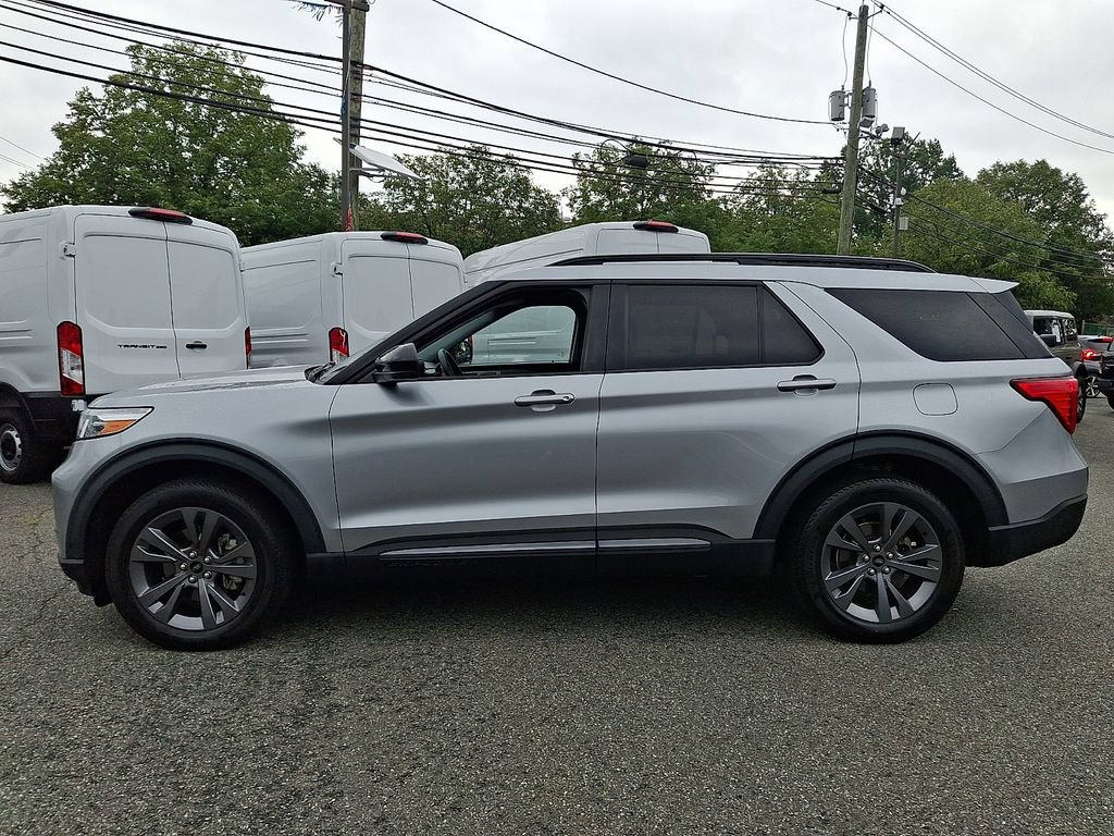Used 2022 Ford Explorer XLT w/ Equipment Group 202A AWD/4WD image 7