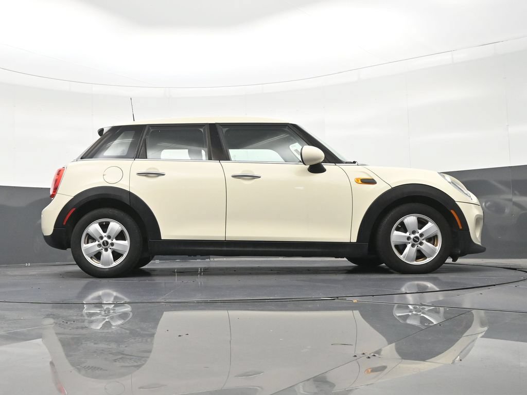 Used 2019 MINI Cooper 4-Door Hardtop w/ Signature Upholstery Package FWD image 29