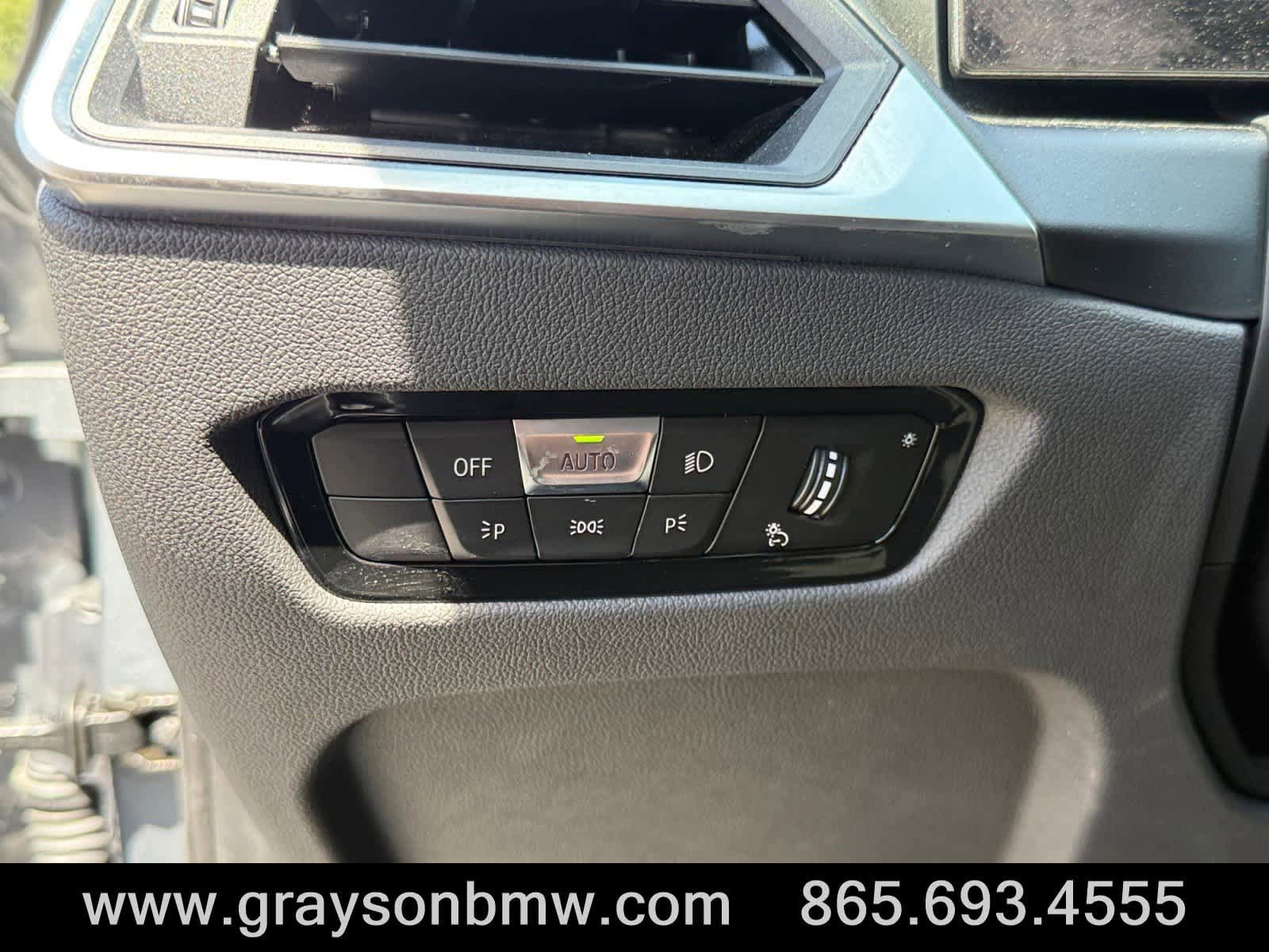 Used 2024 BMW 330i xDrive Sedan w/ Premium Package AWD/4WD image 27