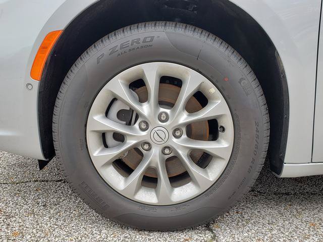 New 2026 Chrysler Pacifica Limited AWD/4WD image 12