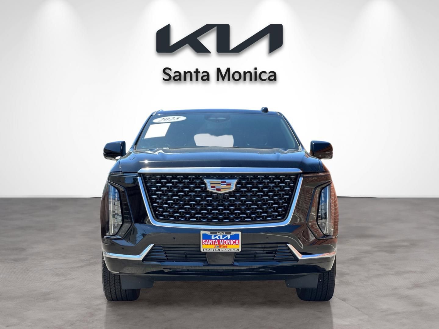 Used 2025 Cadillac Escalade ESV Luxury image 9