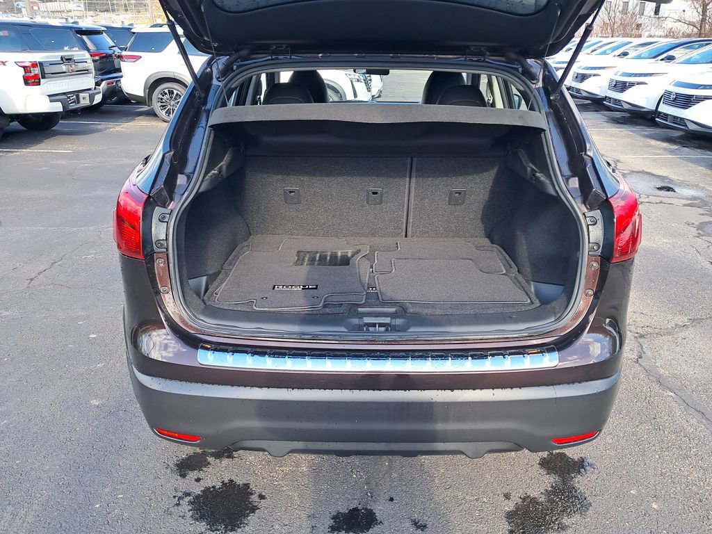 Used 2017 Nissan Rogue Sport SL w/ SL Premium Package image 24