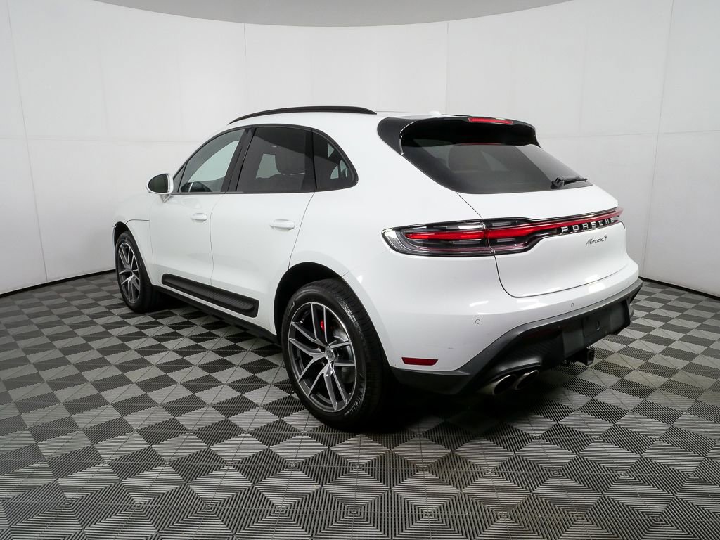 Certified 2022 Porsche Macan S AWD/4WD image 3