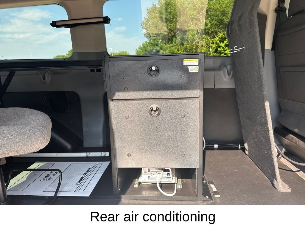 Used 2019 Ford Transit 150 XLT RWD image 23