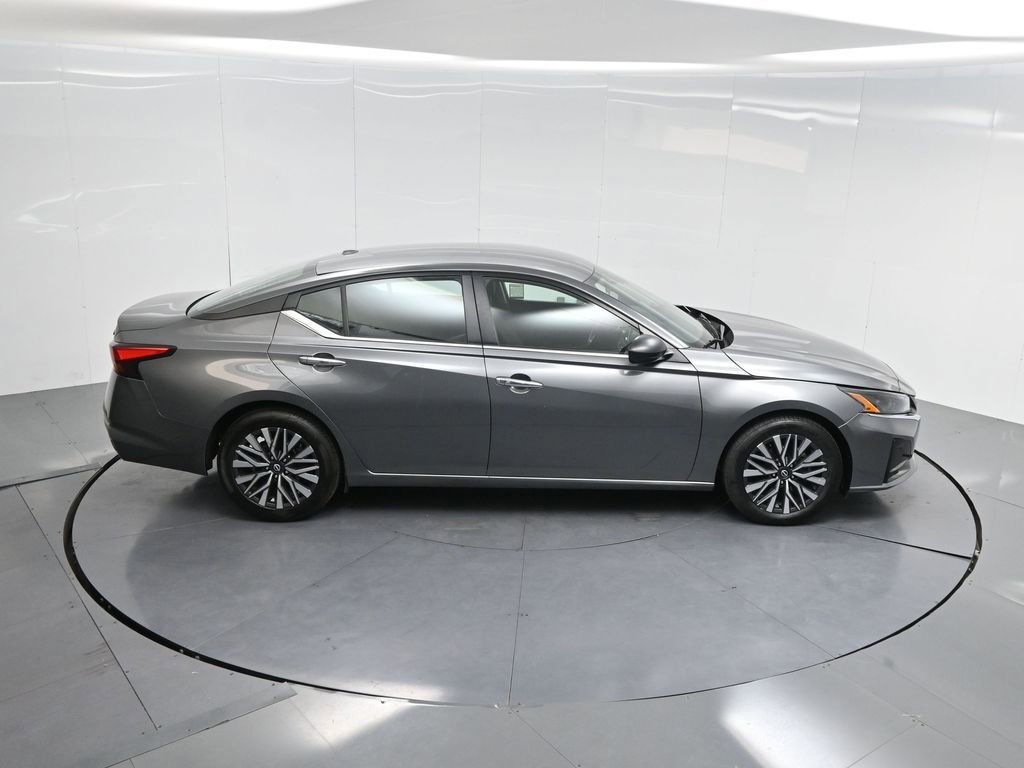 Used 2024 Nissan Altima 2.5 SV image 64