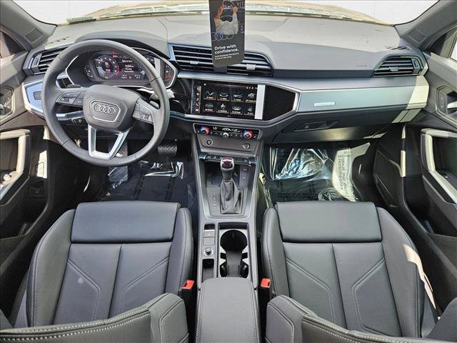 New 2025 Audi Q3 2.0T Premium image 14