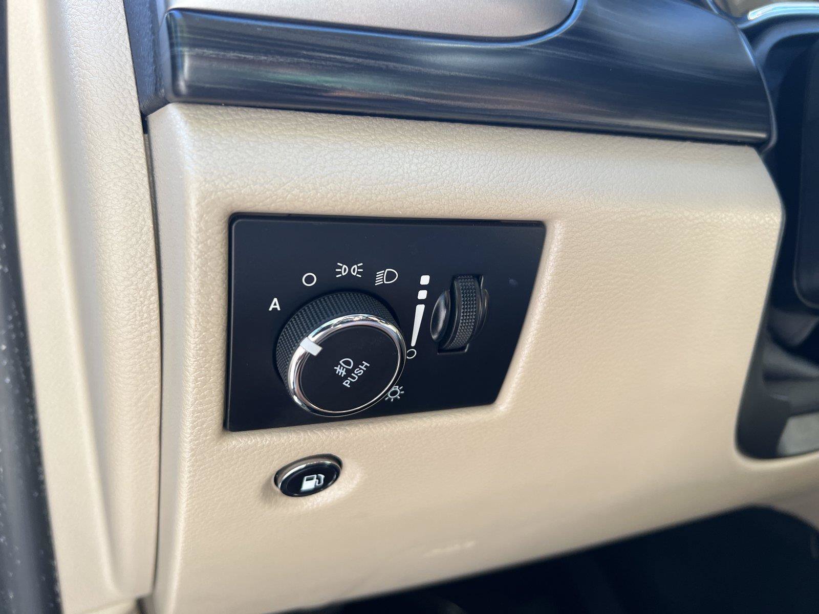 Used 2020 Jeep Grand Cherokee Laredo RWD image 14