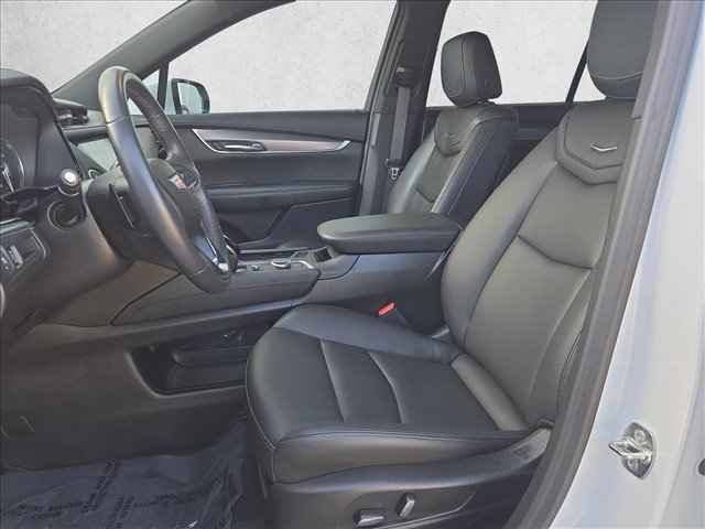 Used 2025 Cadillac XT6 Luxury FWD image 17