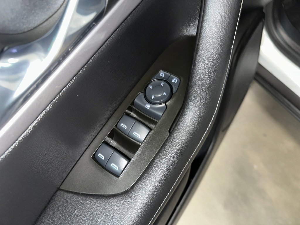 Used 2025 Chevrolet Blazer LT AWD/4WD image 8