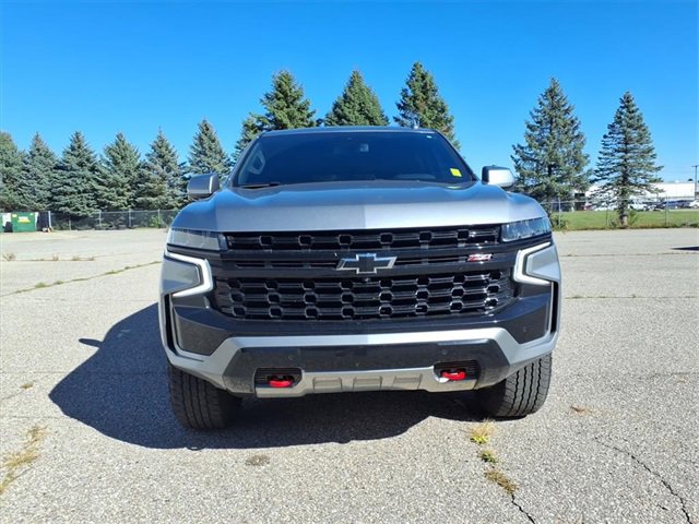 Used 2024 Chevrolet Suburban Z71 w/ Luxury Package image 2