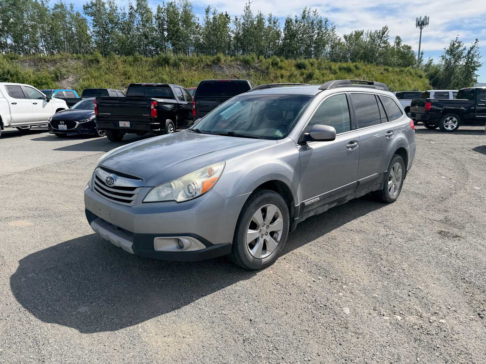 Used 2011 Subaru Outback 3.6R Limited w/ PWR Moonroof Pkg AWD/4WD image 3