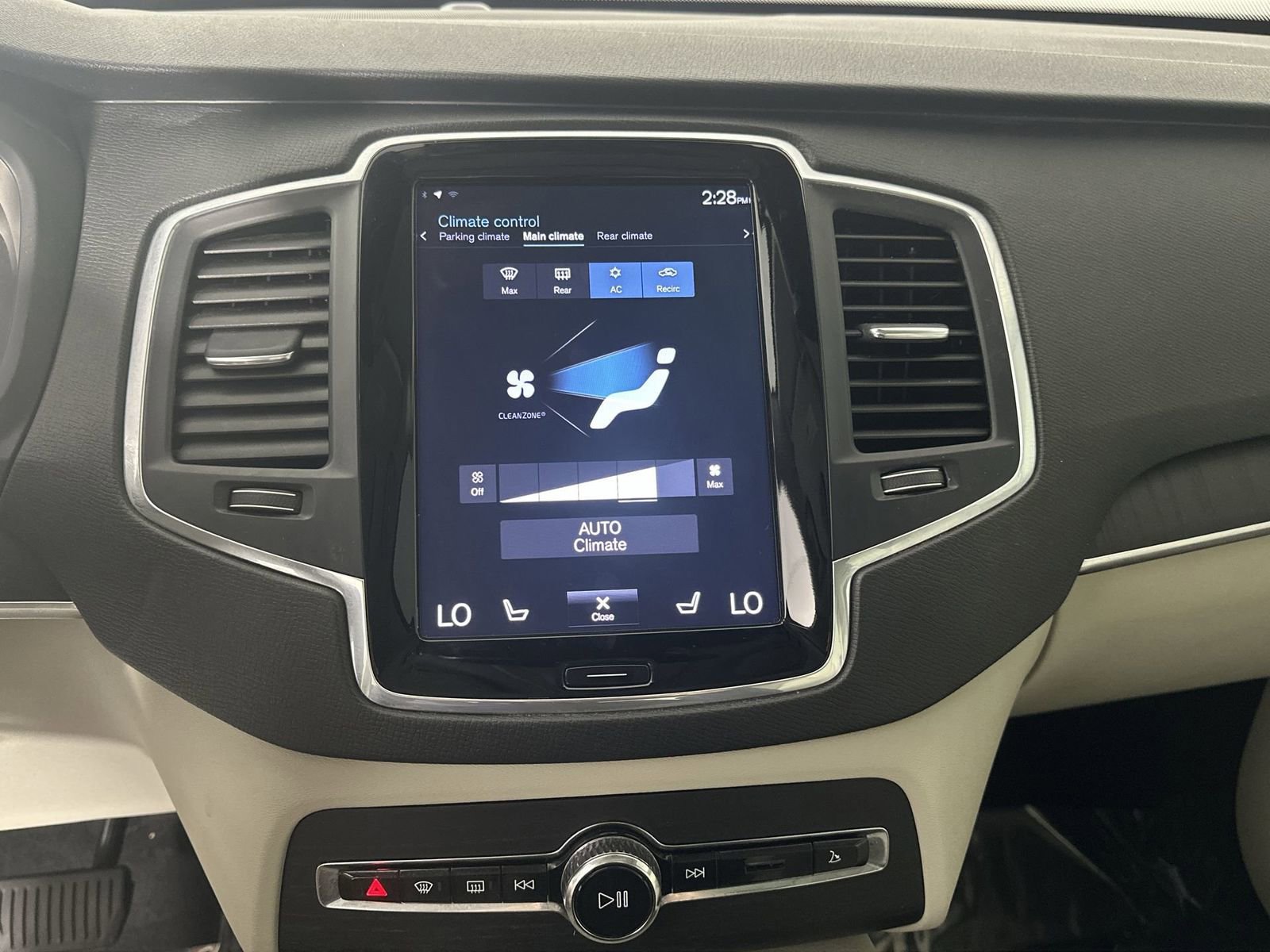 Used 2020 Volvo XC90 T6 Momentum AWD/4WD image 21