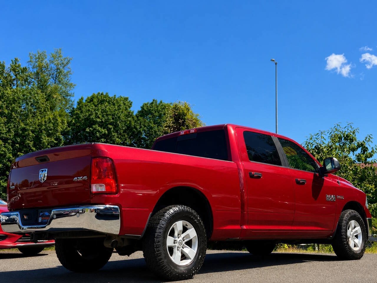 Used 2015 RAM 1500 Classic SLT w/ Luxury Group AWD/4WD image 9