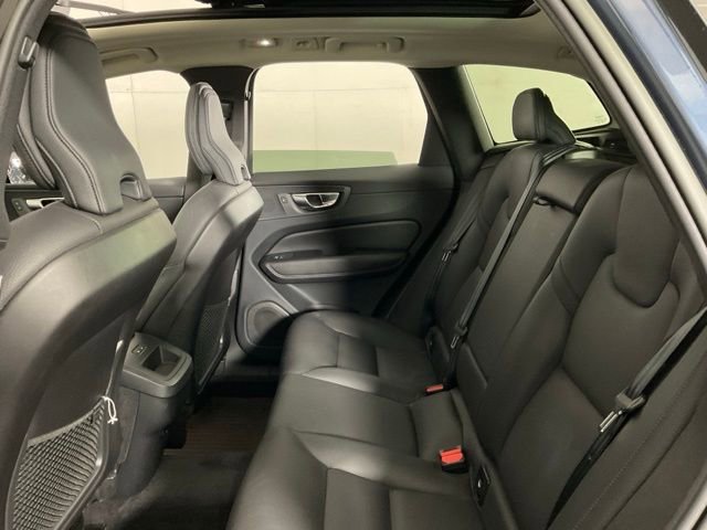 Certified 2023 Volvo XC60 B5 Plus w/ Climate Package image 31