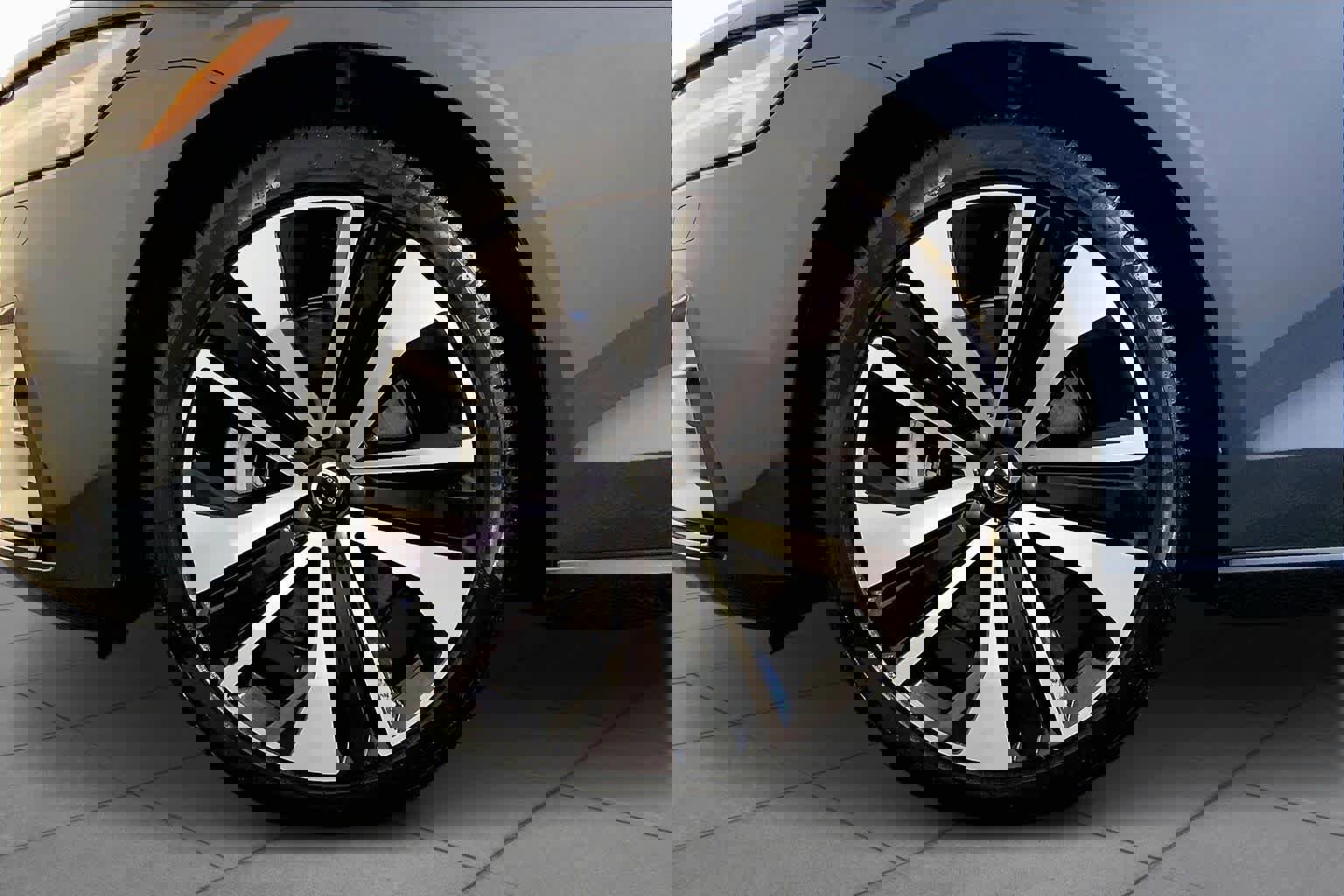 Used 2022 Volvo S60 B5 Momentum w/ Premium Package image 10