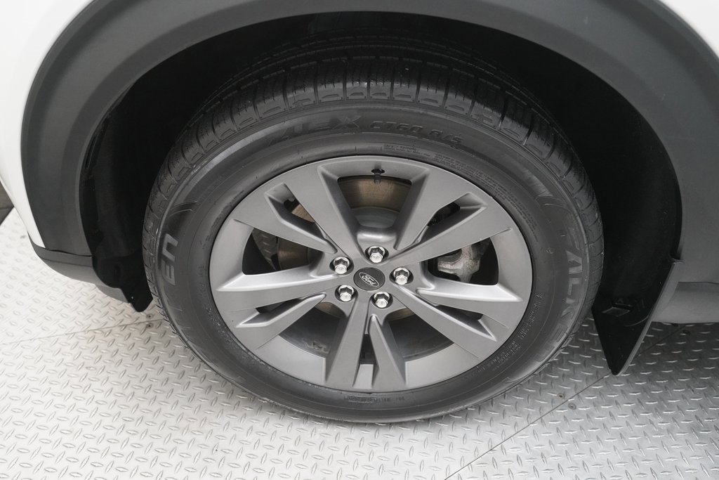 Used 2021 Ford Explorer XLT w/ XLT Sport Appearance Package image 27