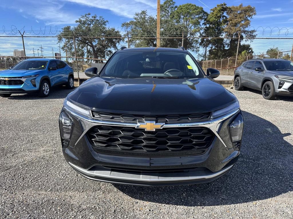 New 2026 Chevrolet Trax LT w/ Sunroof Package image 2