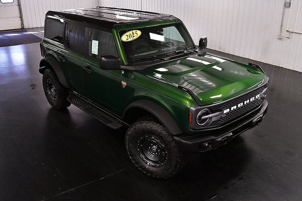 New 2025 Ford Bronco Badlands w/ Sasquatch Package AWD/4WD image 12