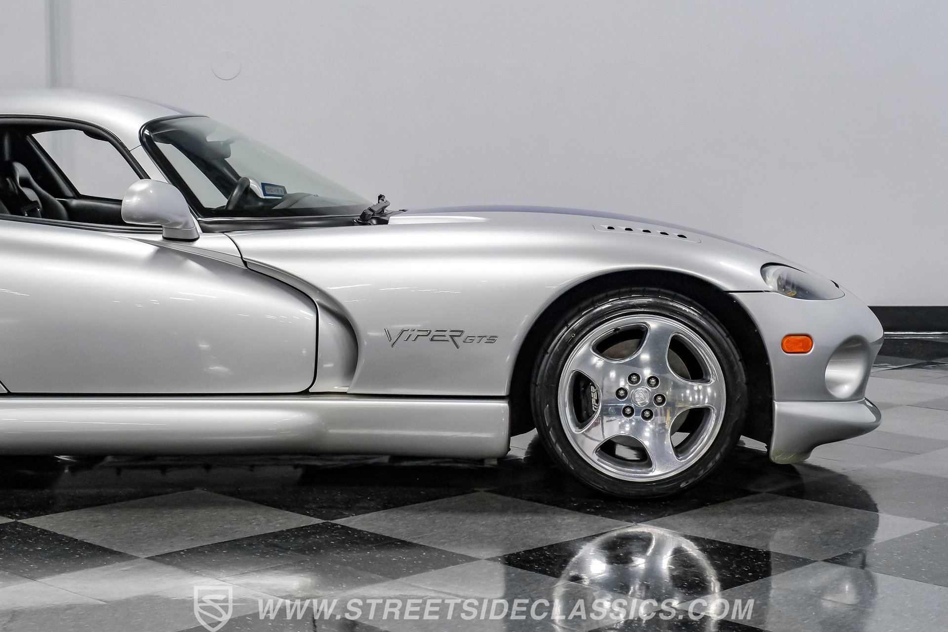 Used 1999 Dodge Viper GTS RWD image 30