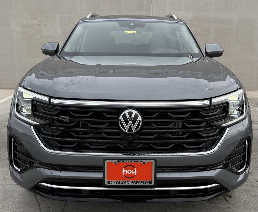 Used 2025 Volkswagen Atlas SEL Premium R-Line image 2