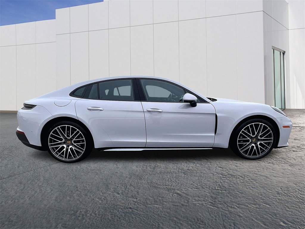 Used 2025 Porsche Panamera image 8