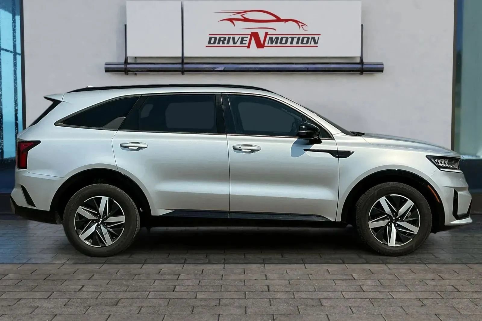 Used 2021 Kia Sorento S w/ Panoramic Sunroof Package image 3