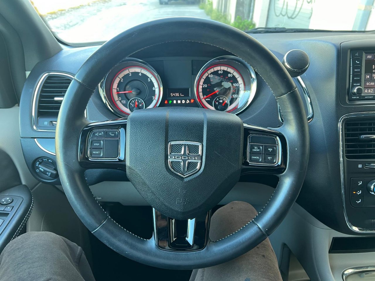 Used 2018 Dodge Grand Caravan SXT image 20