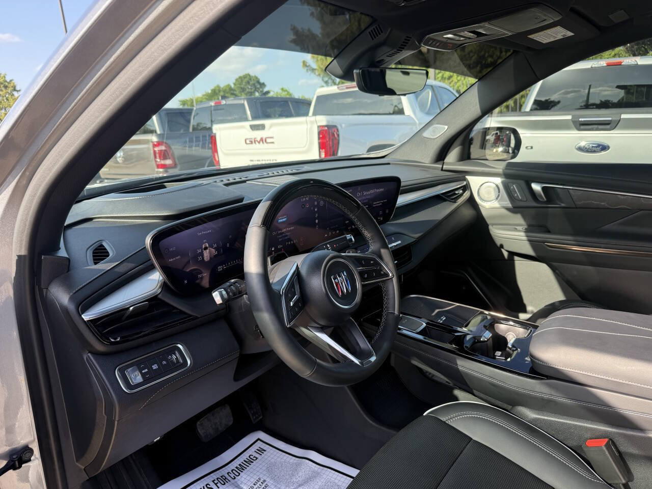 Used 2025 Buick Enclave Avenir w/ Super Cruise Package FWD image 6