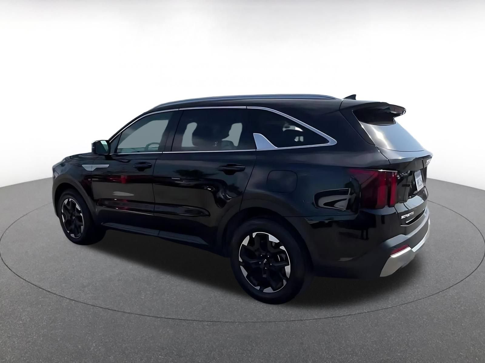 Used 2024 Kia Sorento S FWD image 10