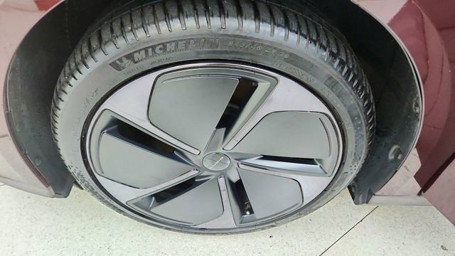 Used 2024 Lucid Air Pure RWD image 56