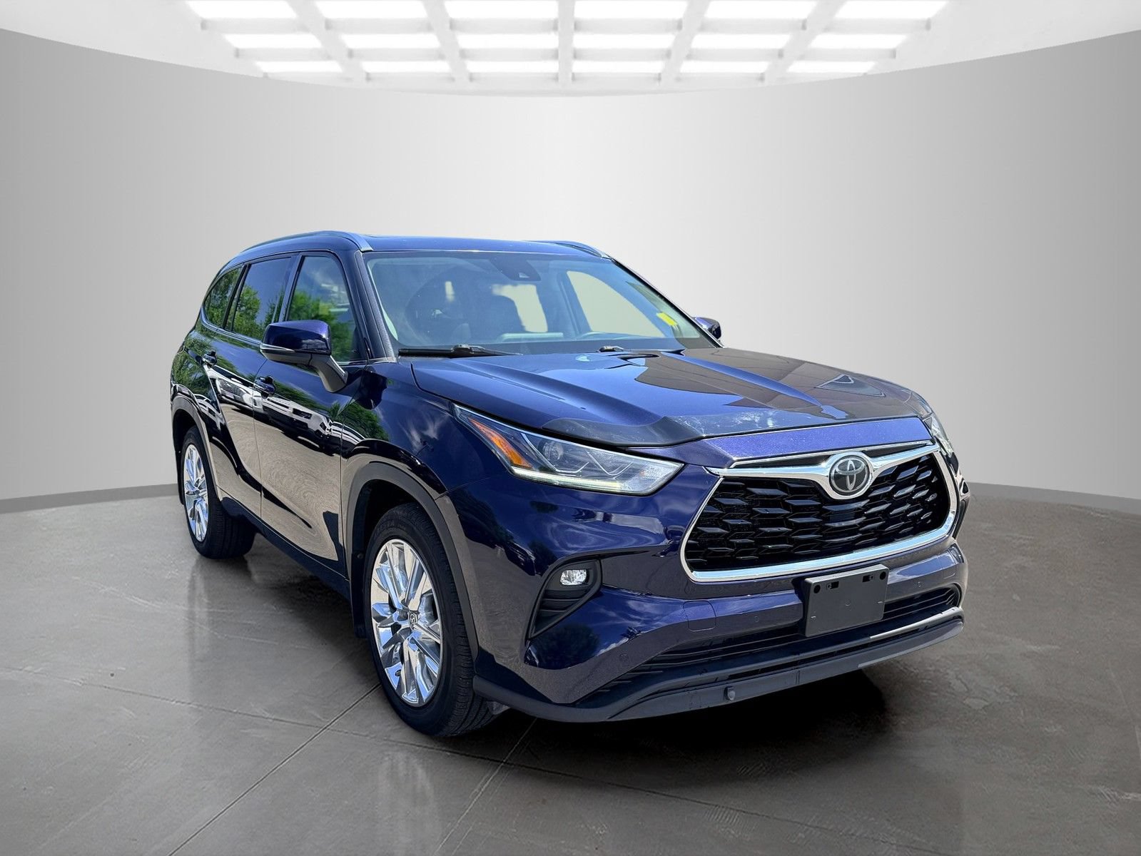 Used 2020 Toyota Highlander Limited AWD/4WD image 3