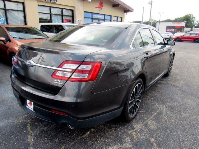 Used 2017 Ford Taurus SEL w/ Equipment Group 201A image 7
