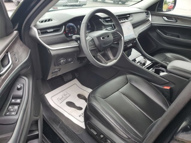 Used 2023 Jeep Grand Cherokee Limited AWD/4WD image 12
