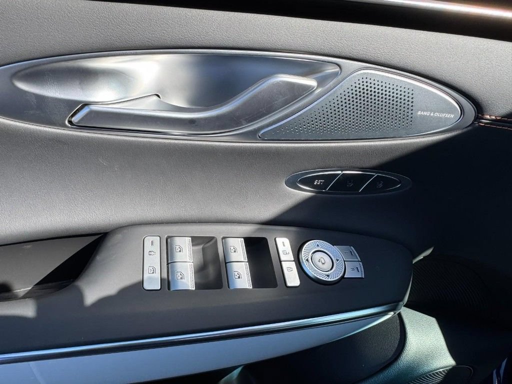 New 2026 Genesis GV70 2.5T Sport Prestige AWD/4WD image 12