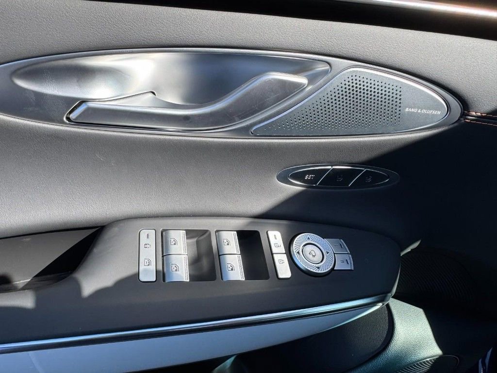 New 2026 Genesis GV70 2.5T Sport Prestige AWD/4WD image 12