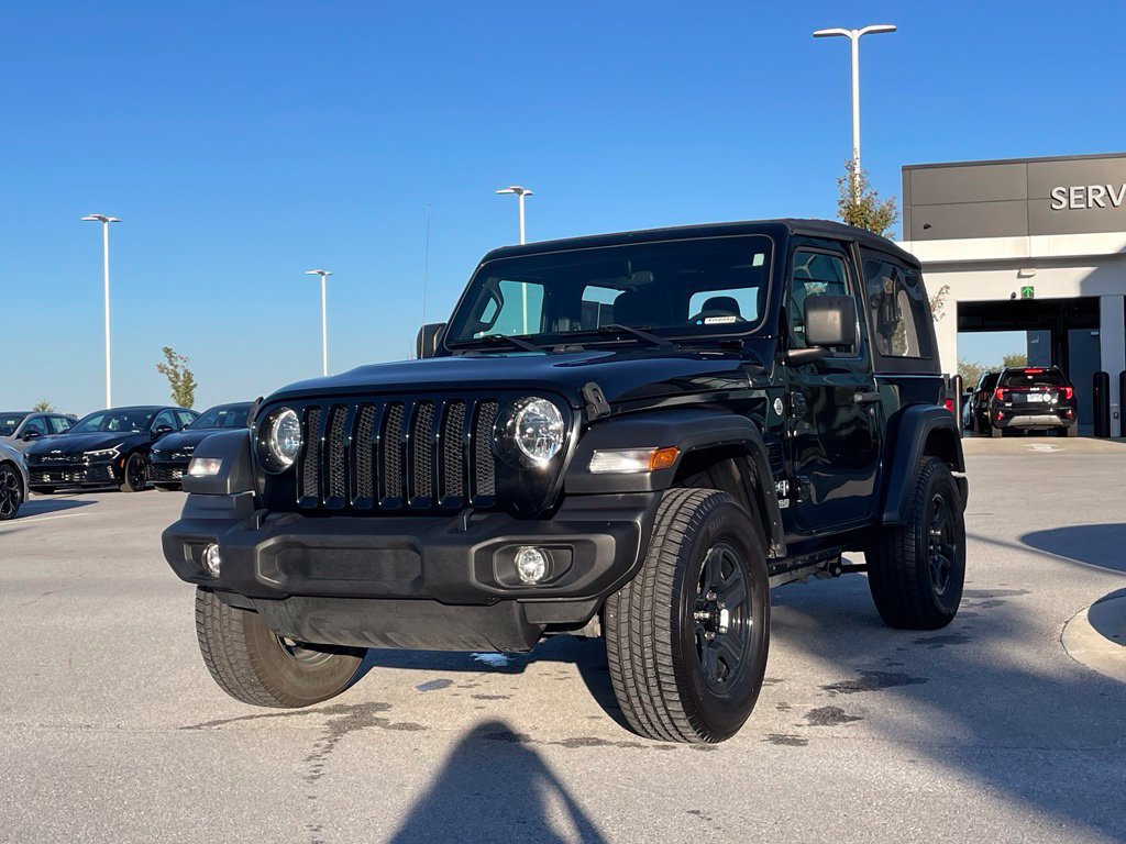Used 2019 Jeep Wrangler Sport AWD/4WD image 3