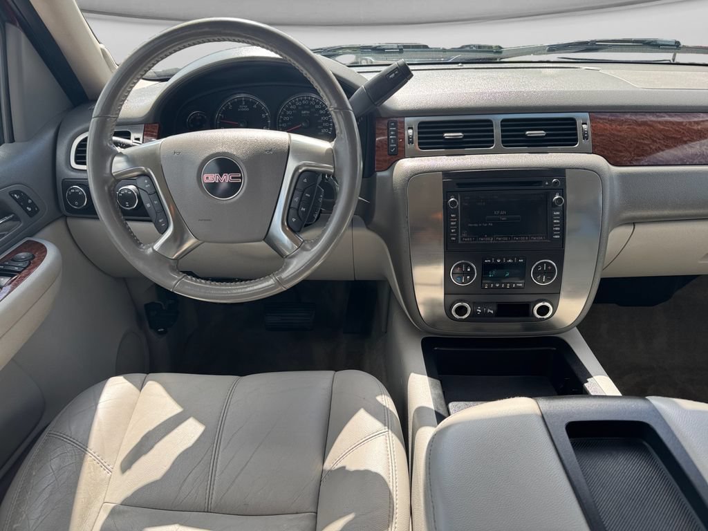 Used 2007 GMC Yukon XL 2500 SLT w/ SLT Preferred Equipment Group AWD/4WD image 17