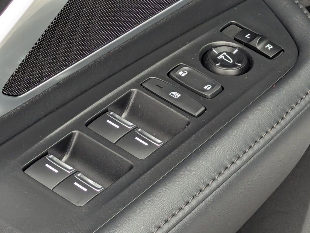 Used 2024 Acura RDX SH-AWD image 23