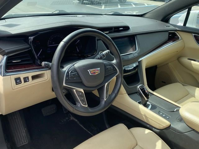 Used 2017 Cadillac XT5 Luxury w/ Driver Awareness Package image 14