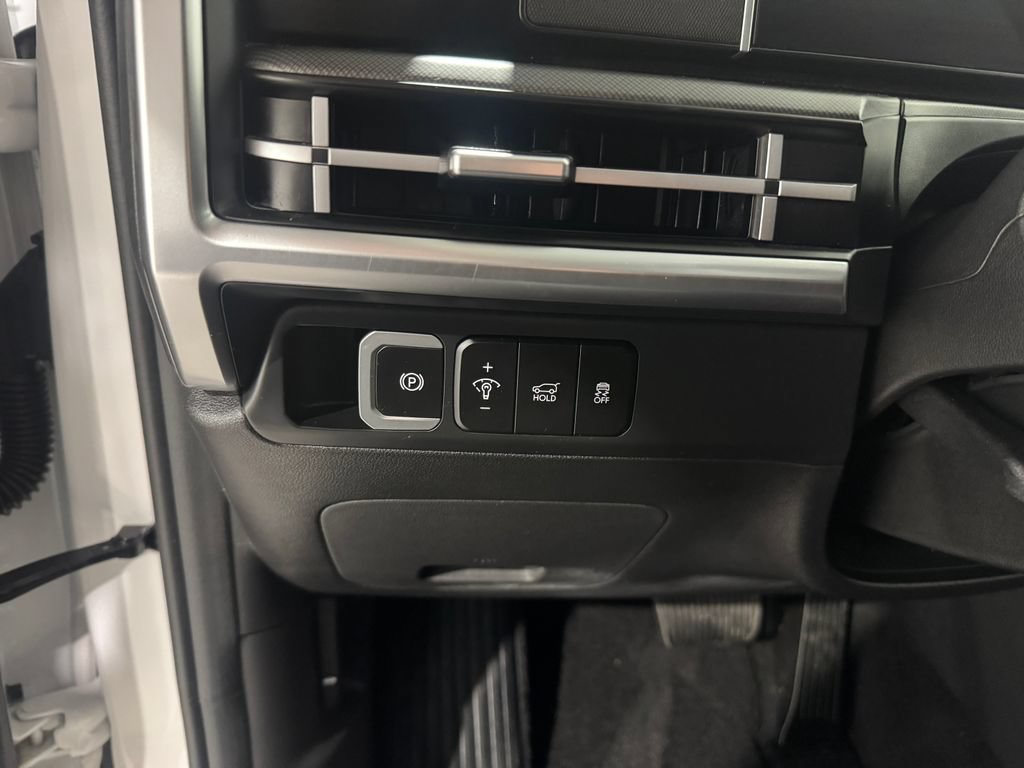 Used 2025 Hyundai Santa Fe SEL FWD image 33