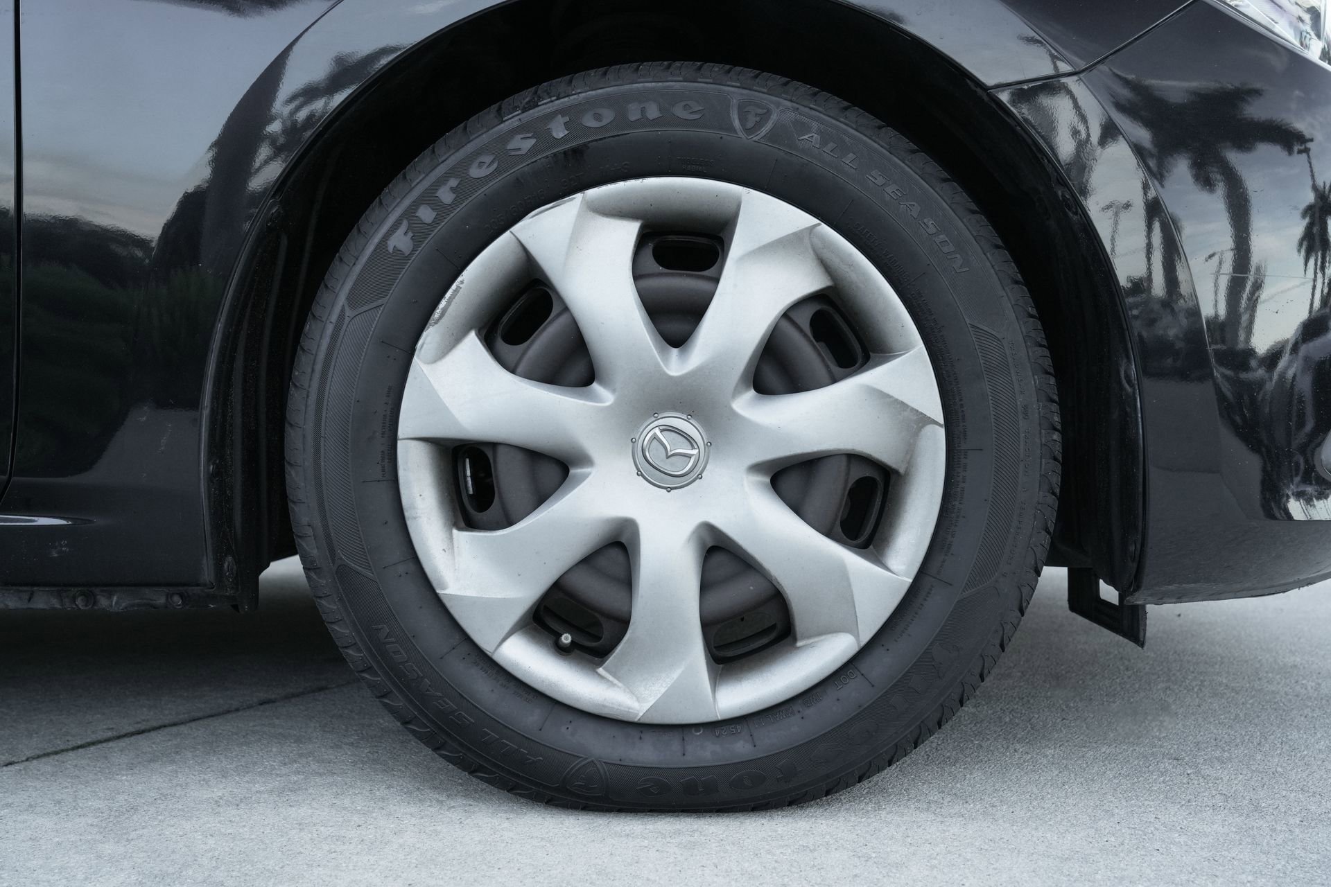 Used 2014 MAZDA MAZDA3 i Sport image 24