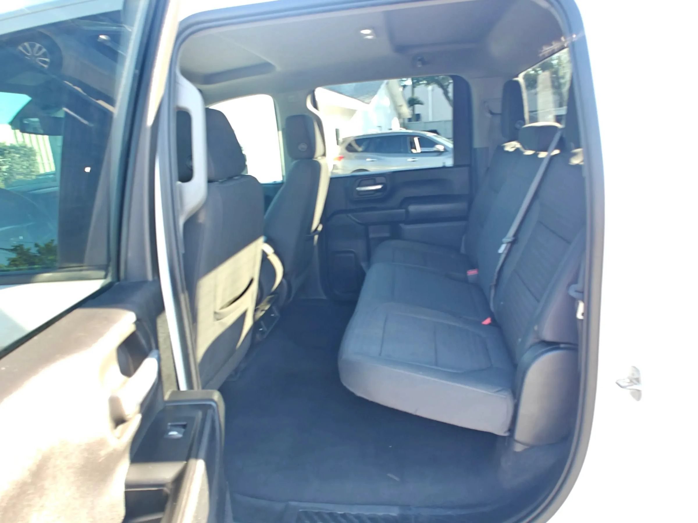 Used 2022 Chevrolet Silverado 2500 Custom w/ Custom Value Package AWD/4WD image 11