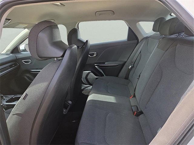 Used 2025 Kia K4 LXS image 12