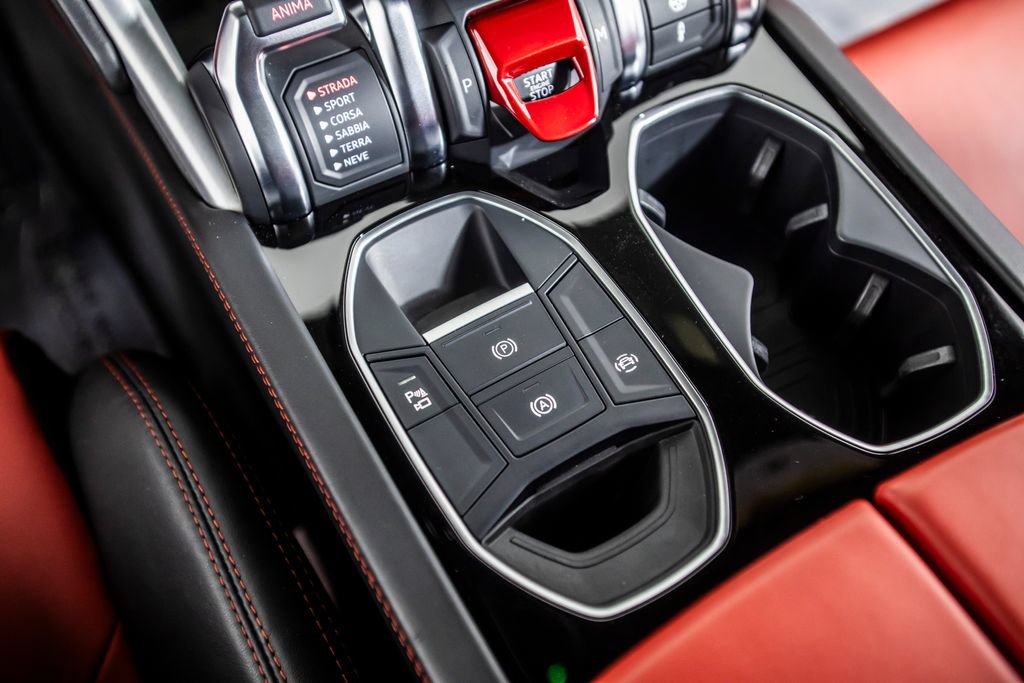 Used 2021 Lamborghini Urus AWD/4WD image 38