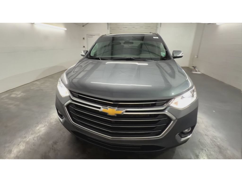 Used 2020 Chevrolet Traverse LT FWD image 3