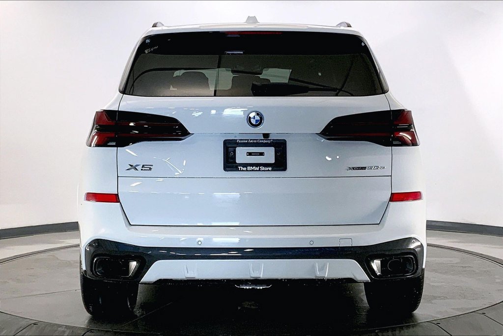 New 2026 BMW X5 xDrive50e w/ M Sport Package AWD/4WD image 3