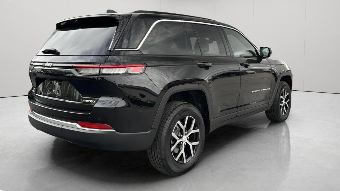 New 2025 Jeep Grand Cherokee Limited w/ Luxury Tech Group II image 4
