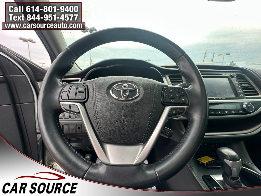 Used 2019 Toyota Highlander XLE AWD/4WD image 11