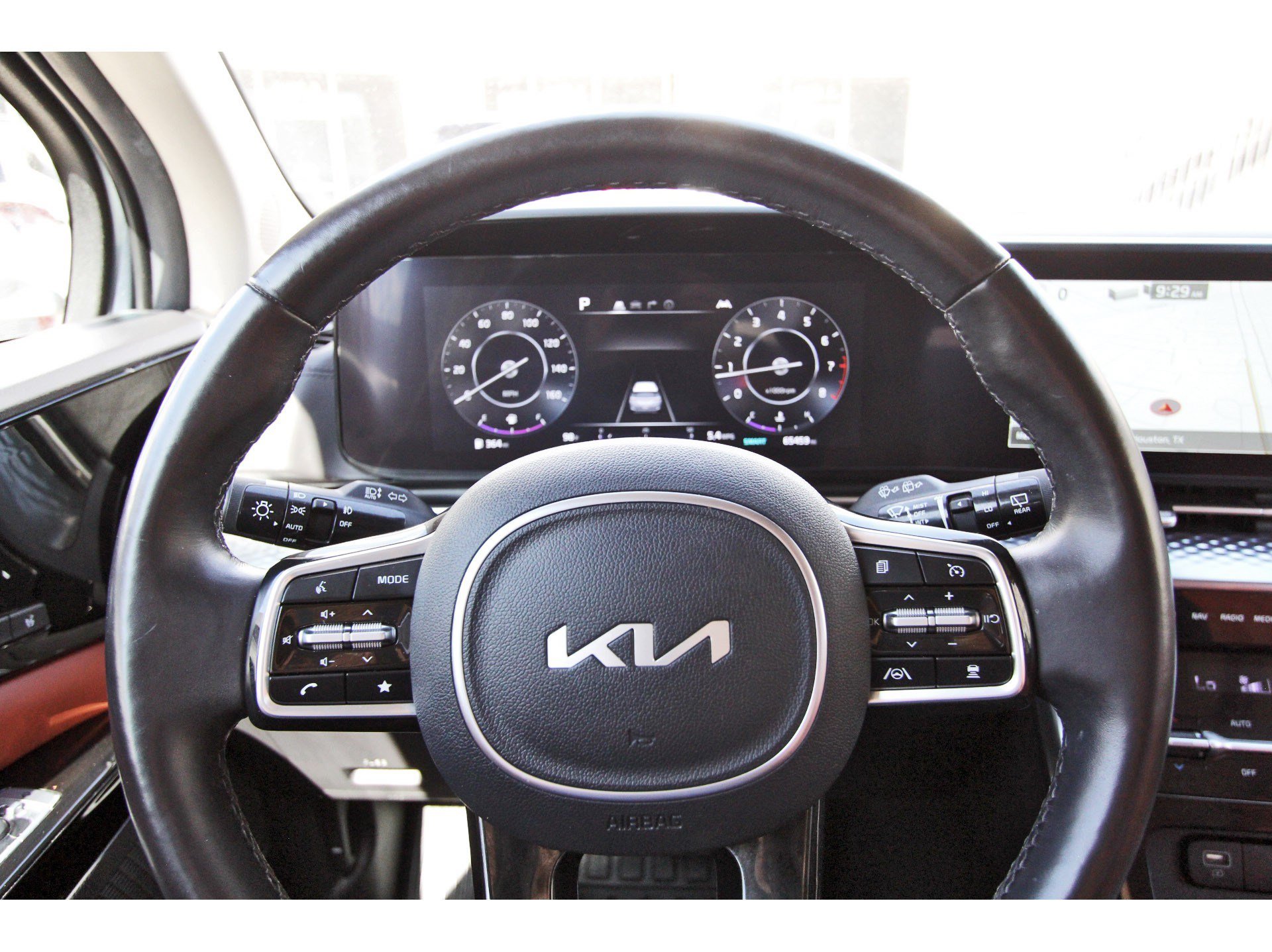 Certified 2024 Kia Carnival SX Prestige FWD image 17