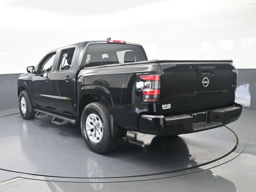 Used 2024 Nissan Frontier SV image 4